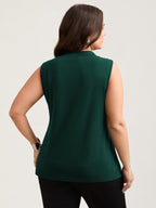 Knotted Neckline Fitted Sleeveless Blouse