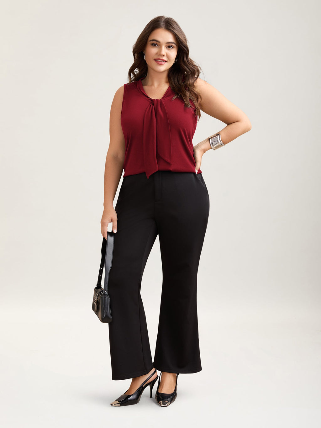 Knotted Neckline Fitted Sleeveless Blouse